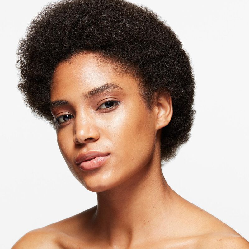 M.A.C Strobe Dewy Skin Tint image number 18